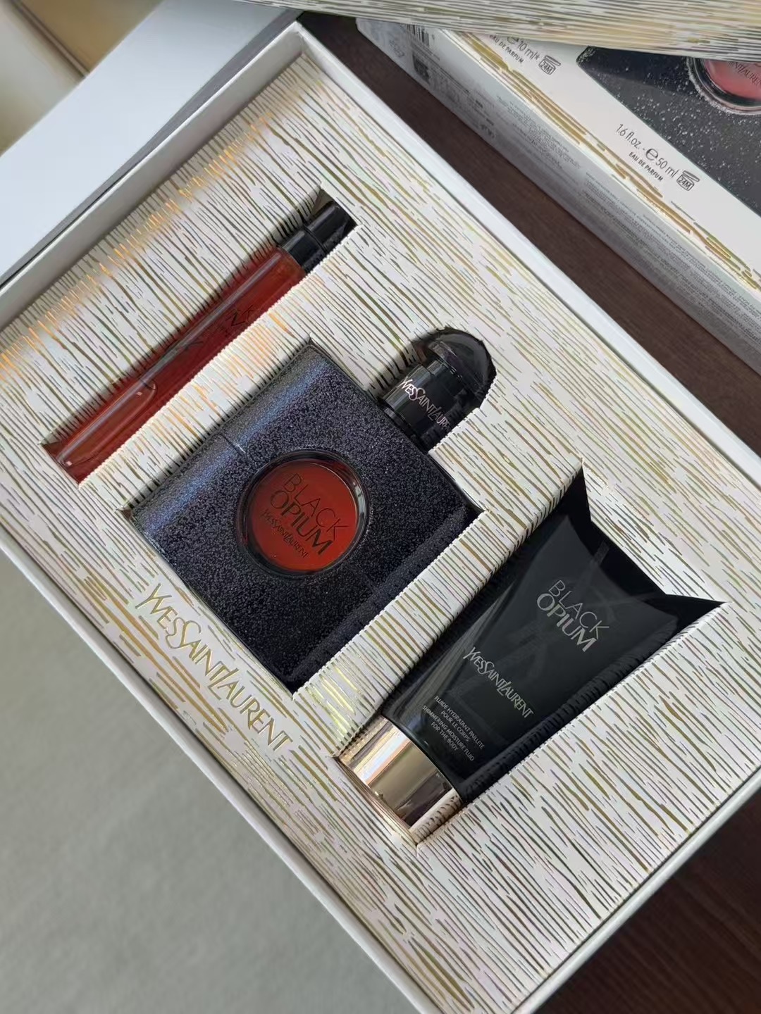Yves Saint Laurent Black Opium 香水礼盒实拍